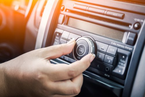Fahrzeugkauf – Mangelhaft -FLAC-Musik-Dateienkönnen nicht abgespielt werden
